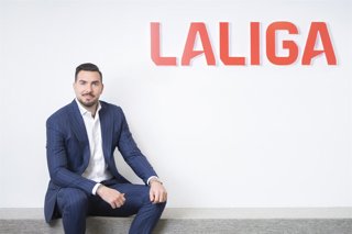 Archivo - El exfutbolista Roberto Jiménez, responsable de la Oficina del Jugador de LaLiga.