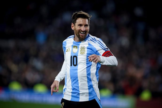 Archivo - Lionel Messi, en un partido con la selección argentina.