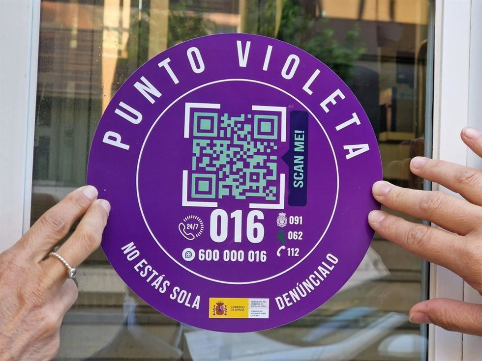 Archivo - Distintivo de Punto Violeta (imagen de archivo). 