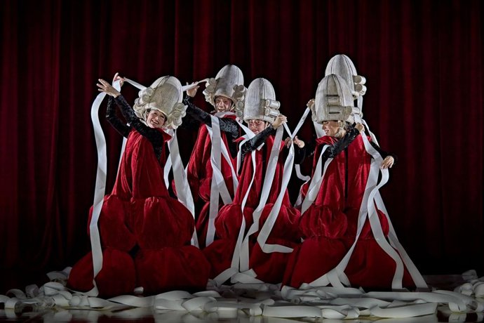 Teatre Arniches despide su temporada escénica con 'Va de Bach' de Aracaladanza