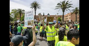 Educació xifra en el 5,29% el seguiment de la vaga indefinida d'este dimecres