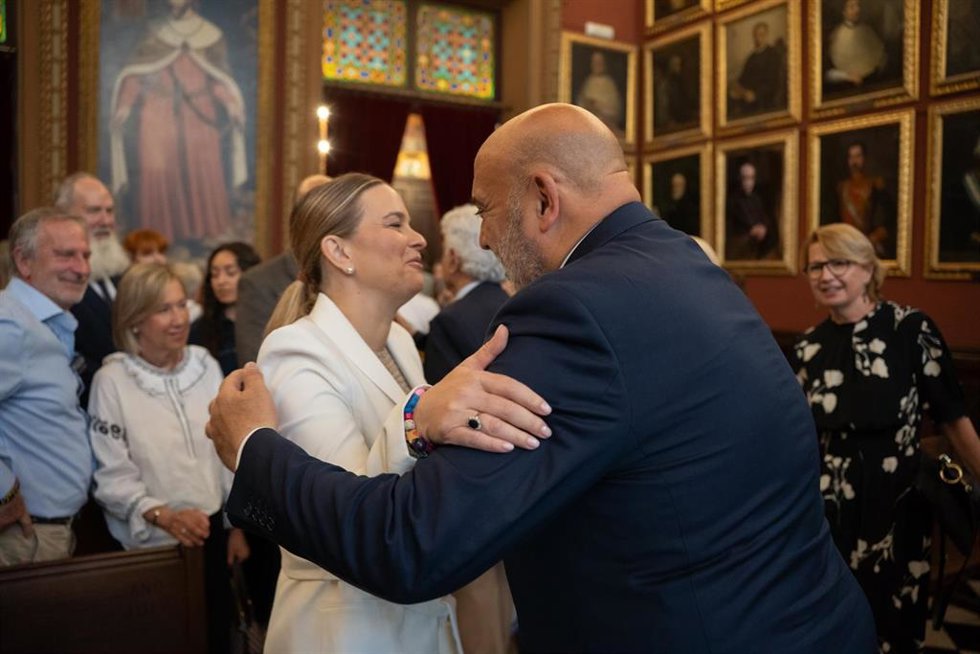 El alcalde de Palma de Mallorca, Jaime Martínez Llabrés, acompañado por la presidenta de Baleares, Marga Prohens