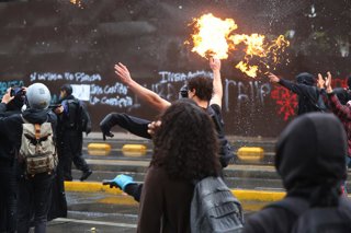 Santiago, 3 de junio de 2026. La Confederacion de Estudiantes de Chile convoca a jornada de paro nacional, con una marcha desde Plaza Baquedano. Jonnathan Oyarzun/Aton Chile