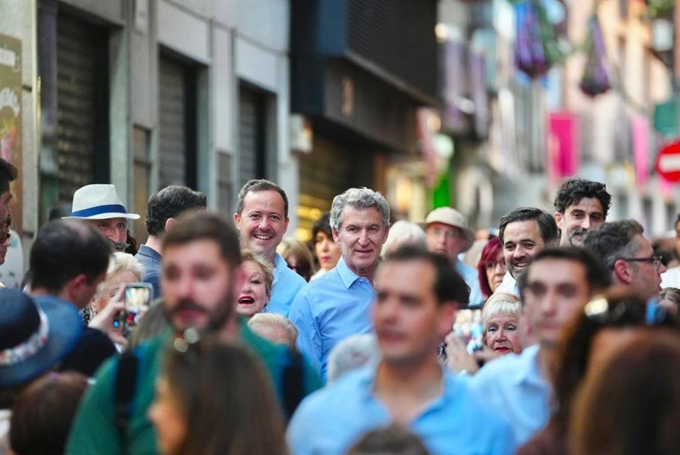 El Presidente Nacional Del PP, Alberto Núñez Feijóo, En Las Calles De Toledo El Día Previo Al Corpus Christi.