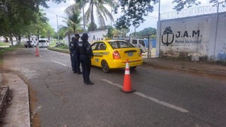 Patrullajes en las calles de Panamá tras un motín en una cárcel de máxima seguridad
