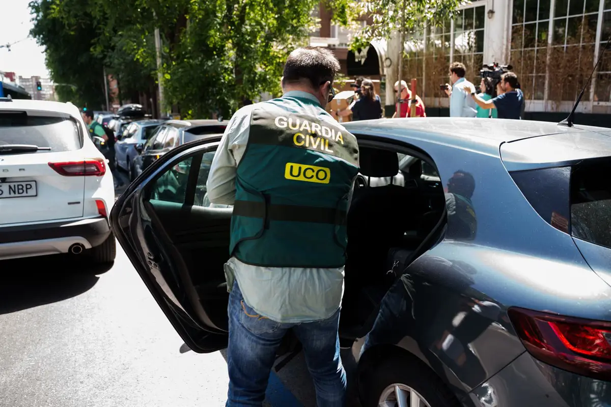 Agentes de la Unidad Central Operativa (UCO) de la Guardia Civil en el marco de la investigación del 'caso Leire'.