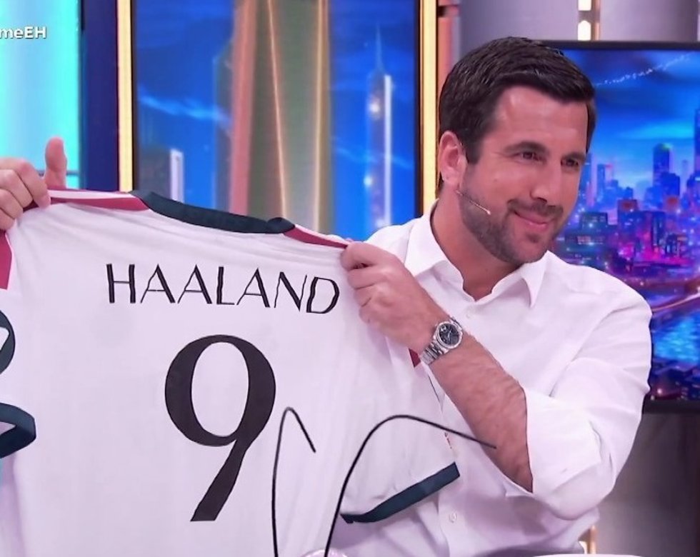 El candidato a la presidencia del Real Madrid Enrique Riquelme anunció en el programa El Hormiguero que el delantero noruego Erling Haaland jugará en el club blanco si es elegido este domingo como presidente.