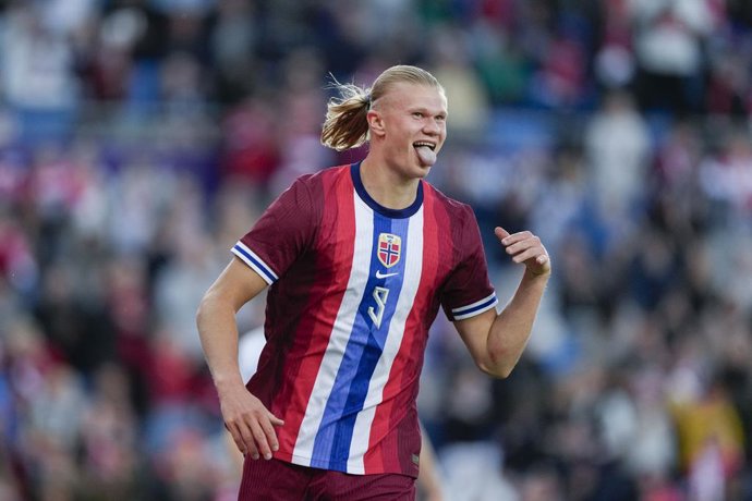 Archivo - Arquivo - 5 de junho de 2024, Noruega, Oslo: O norueguês Erling Braut Haaland comemora ao marcar o terceiro gol de sua equipe durante o amistoso internacional de futebol entre a Noruega e o Kosovo no estádio Ullevaal. Foto: Fredrik Varfjell/NTB/