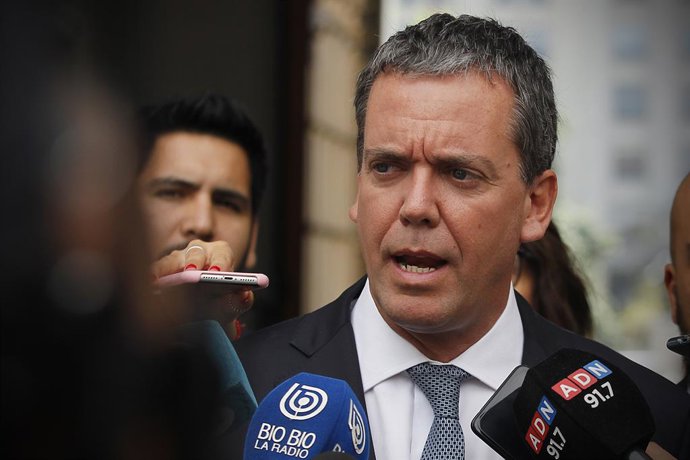 Santiago, 30 de enero 2020  El senador Felipe Harboe, junto a integrantes de la Comision de Reforma a Carabineros se reunen con el Presidente Sebastian Pinera, para presentarle la Propuesta de reforma a carabineros de Chile.    Dragomir Yankovic/Aton