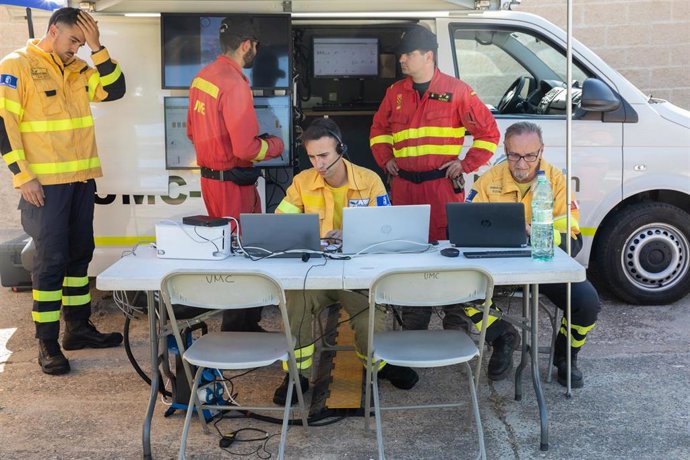 Varios efectivos trabajan en un fuego en la Academia de Infantería de Toledo.