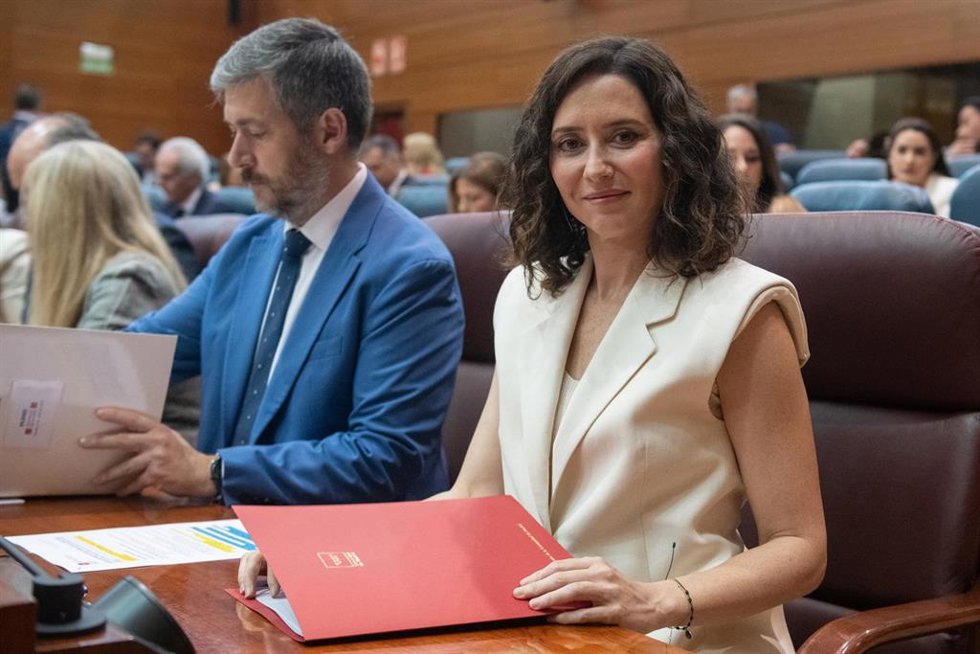La presidenta de la Comunidad de Madrid, Isabel Díaz Ayuso, durante un pleno, en la Asamblea de Madrid,