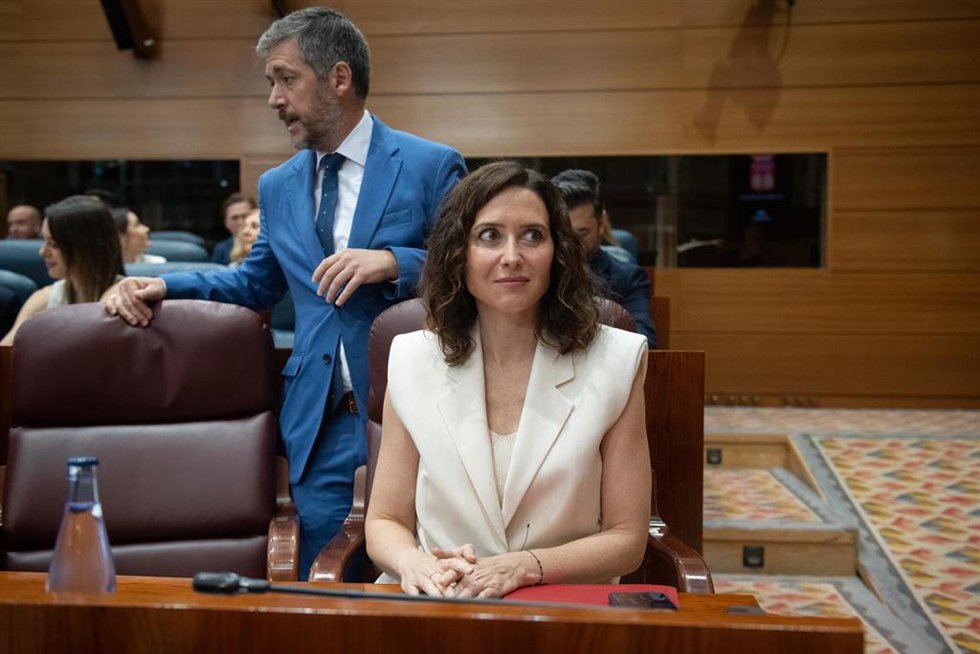 La presidenta de la Comunidad de Madrid, Isabel Díaz Ayuso, durante un pleno, en la Asamblea de Madrid, a 4 de junio de 2026, en Madrid (España).  La Asamblea de Madrid aprueba hoy, con la mayoría absoluta del PP, la Ley de medidas urgentes para el increm
