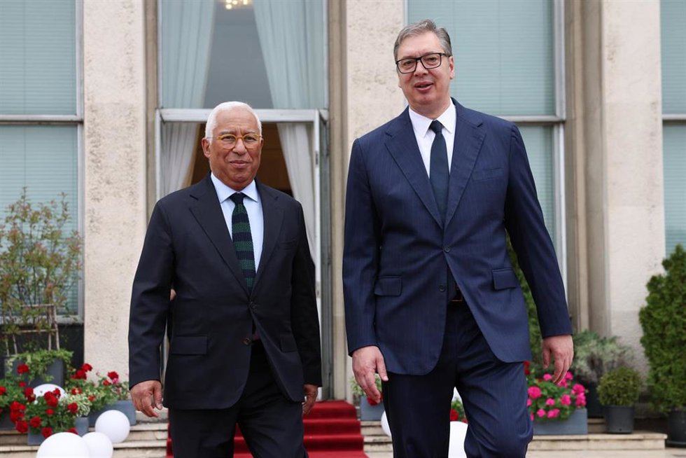 El presidente del Consejo Europeo, António Costa, junto al presidente de Serbia, Aleksandar Vucic, en Belgrado (Serbia)