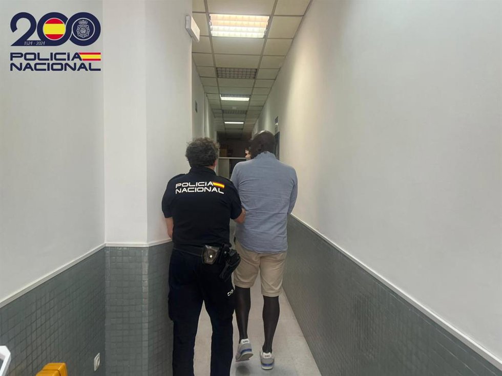 Ciudadano extranjero multirreincidente que ha sido expulsado de Figueres (Girona) a su país de origen