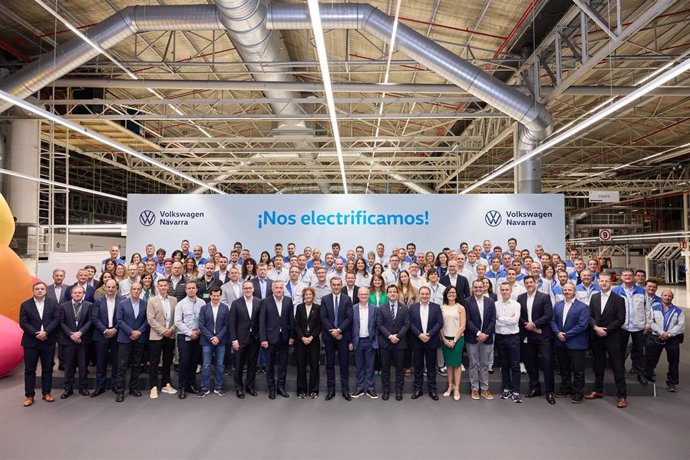 Encuentro en Volkswagen Navarra con motivo del inicio de la producción de coches eléctricos.