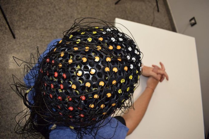 Casco sensorizado del proyecto Neumonas.
