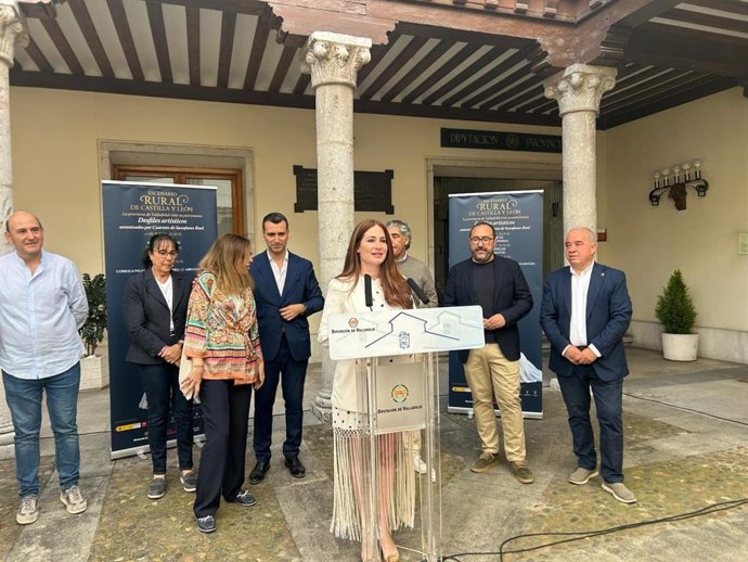 La diputada de cultura presenta en el Palacio de Pimentel la iniciativa 'Escenario rural de CyL'