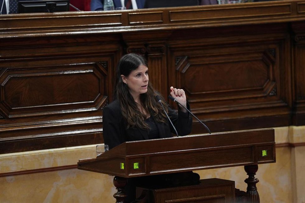 La portavoz de Junts en el Parlament, Mónica Sales, durante un sesión plenaria, en el Parlament de Catalunya, a 4 de junio de 2026, en Barcelona, Catalunya (España). Hoy, el pleno del Parlament debate el proyecto de ley de Presupuestos de la Generalitat 2