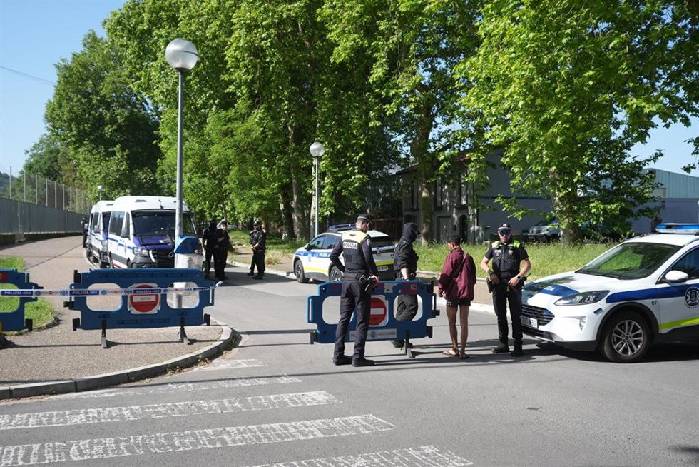 Policía durante un desalojo