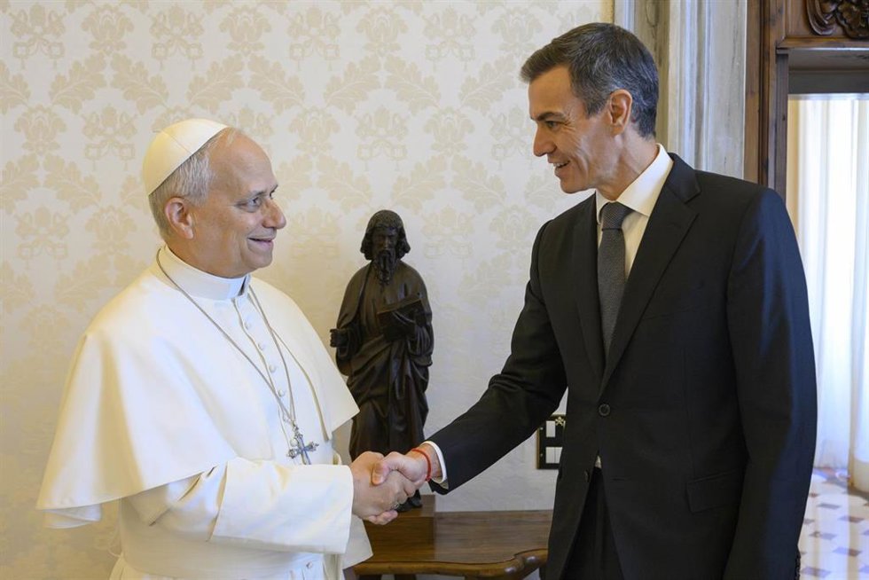 El presidente del Gobierno, Pedro Sánchez, a su llegada a la Santa Sede, donde es recibido en audiencia por el Papa León XIV, a 27 de mayo de 2026, en Roma (Italia).