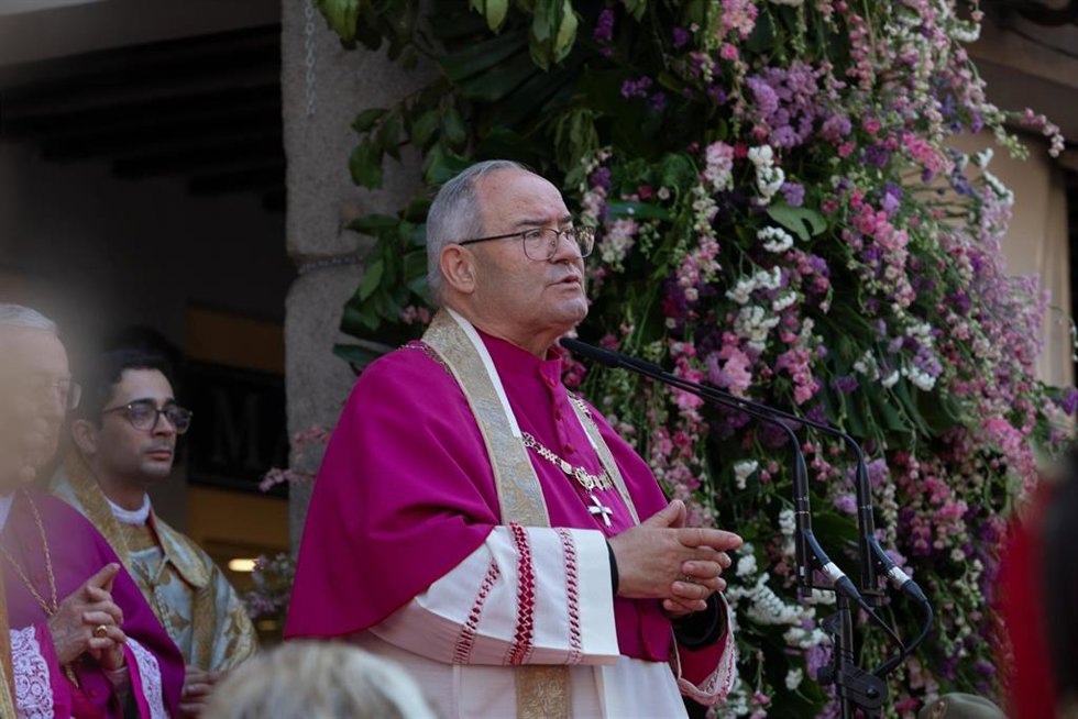 El arzobispo de Toledo, Francisco Cerro.
