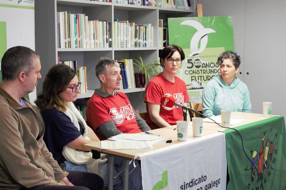 Rueda de prensa de vecinos de la mina de Touro y O Pino y del Sindicato Labrego
