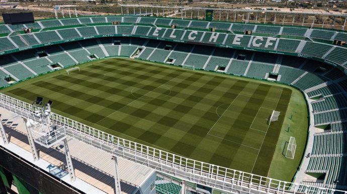 El Elche CF ha renovado los asientos del anillo inferior del estadio Martínez Valero.