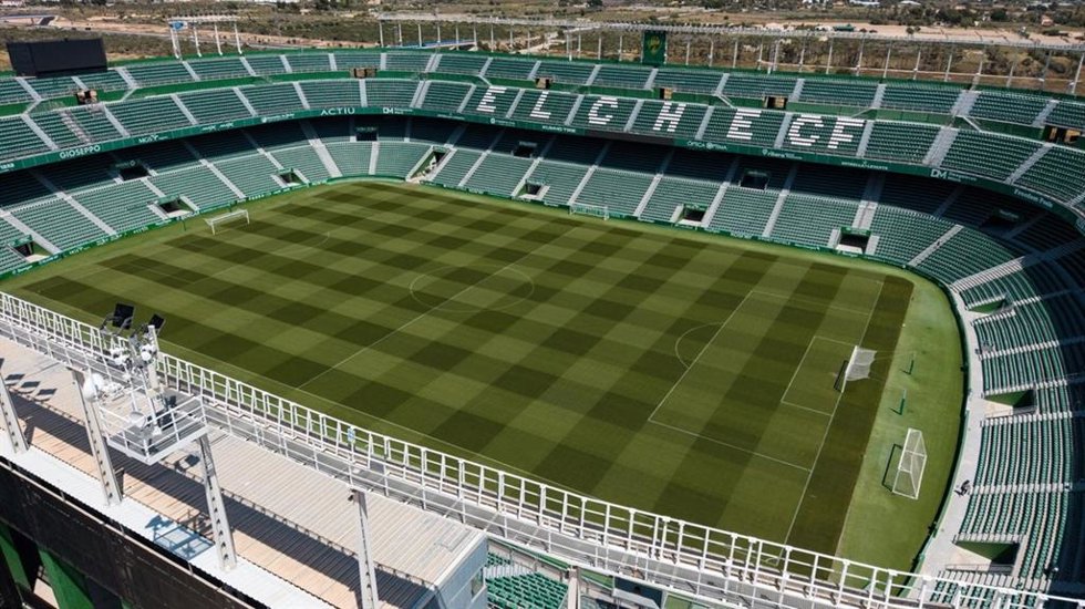 El Elche CF ha renovado los asientos del anillo inferior del estadio Martínez Valero.