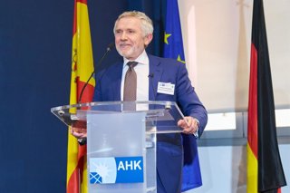 Paco Pérez Botello (Volkswagen Group España  Distribución) asume la presidencia de la Cámara de  Comercio Alemana para España