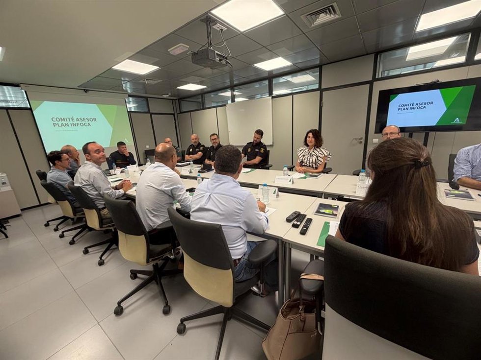 Participantes en la reunión del Comité Asesor Provincial del Plan Infoca en Almería.