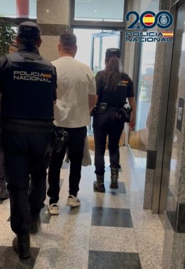 Hombre detenido en el barrio de Sárdoma.