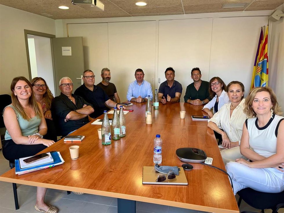 El personal del Consell de Formentera recibe formación sobre las entidades de certificación urbanística