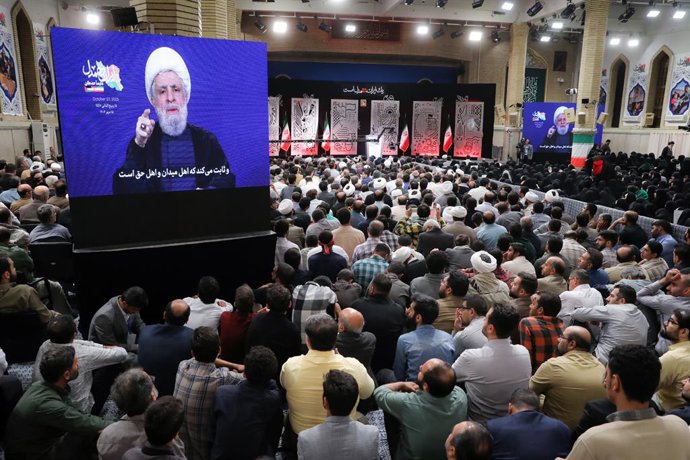 Archivo - October 7, 2025, Tehran, Iran: Sheikh Naim Qassem, Secretary General of Hezbollah in Lebanon, addresses via a video message during a commemoration ceremony marking the first anniversary of the killing of Hezbollah leaders Hassan Nasrallah and Ha
