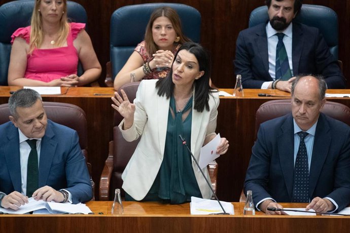La consejera de Educación, Ciencia y Universidades de la Comunidad de Madrid, María Mercedes Zarzalejo, durante un pleno en la Asamblea de Madrid, a 4 de junio de 2026, en Madrid (España).  La Asamblea de Madrid aprueba hoy, con la mayoría absoluta del PP