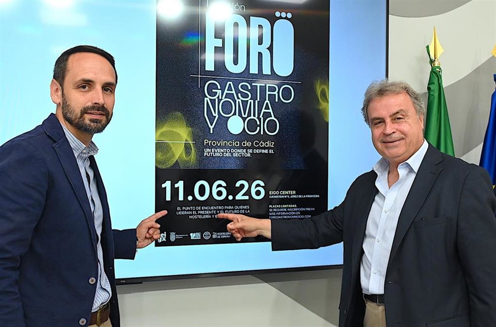El delegado de Turismo del Ayuntamiento de Jerez, Antonio Real, presentando el I Foro de Gastronomía.