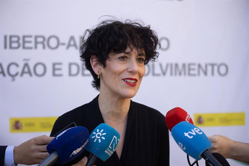La ministra de Inclusión, Seguridad Social y Migraciones, Elma Saiz, en una atención a medios.