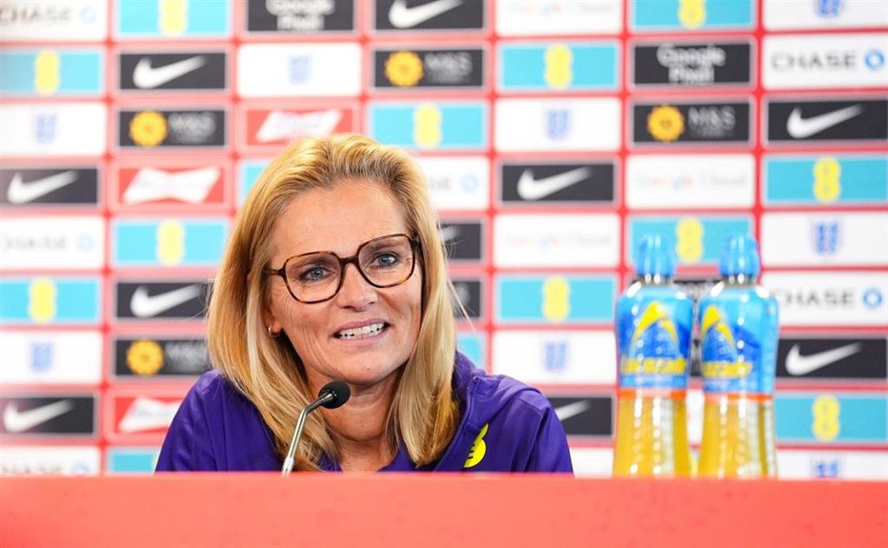 La seleccionadora inglesa Sarina Wiegman durante una rueda de prensa
