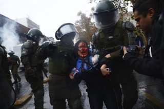 Chile.- Arrau pide al INDH no "victimizar de manera selectiva" por estudiante herida