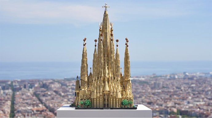 El kit de LEGO de la Sagrada Familia