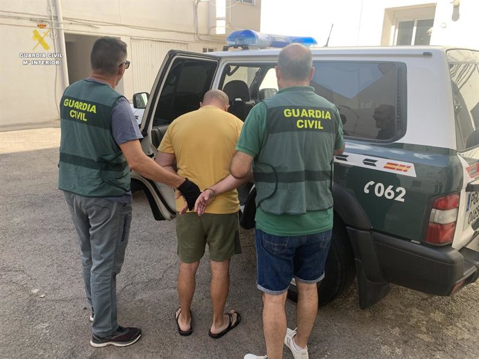 Detingut per un furt en una furgoneta