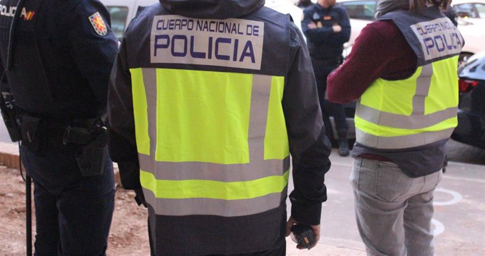 Archivo - Imagen de archivo de agentes de Policía Nacional.