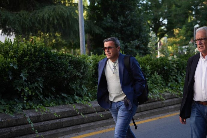 O ex-deputado Miguel Ángel Gallardo durante o segundo dia de um julgamento no Tribunal Provincial de Badajoz, em 1º de junho de 2026, em Badajoz, Extremadura (Espanha). O julgamento do irmão de Pedro Sánchez e de outros dez indiciados, entre os quais o ex