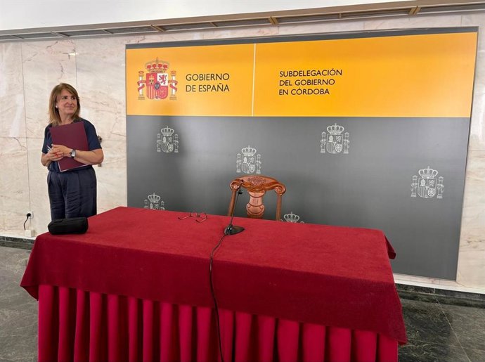 La subdelegada del Gobierno de España en la provincia de Córdoba, Ana López, en rueda de prensa.