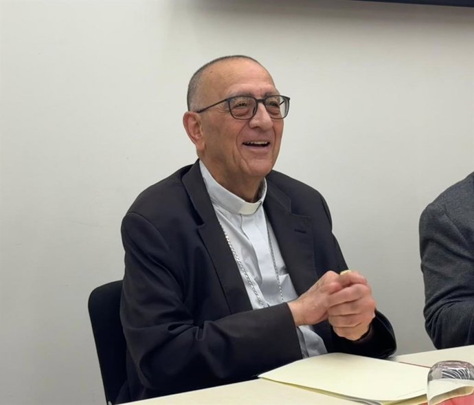 O cardeal arcebispo de Barcelona, Juan José Omella, nesta quinta-feira na Cáritas Barcelona
