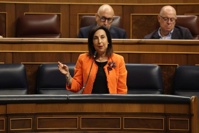 Archivo - Arquivo - A ministra da Defesa, Margarita Robles, intervém durante uma sessão de questionamento ao Governo no Congresso dos Deputados, em 17 de setembro de 2025, em Madri (Espanha). O presidente do Governo, Pedro Sánchez, responde hoje na sessão