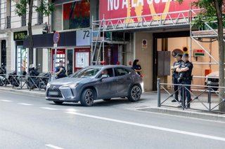 Varios agentes de la UCO salen de la sede nacional del PSOE en Ferraz, a 27 de mayo de 2026, en Madrid (España). Agentes de la Unidad Central Operativa (UCO) de la Guardia Civil han acudido a primera hora de este miércoles a la sede federal del PSOE. La a