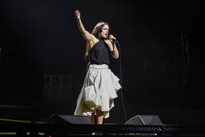 Archivo - La cantante Rosalía durante el Concierto-Manifiesto x Palestina en el Palau Sant Jordi, a 29 de enero de 2026, en Barcelona
