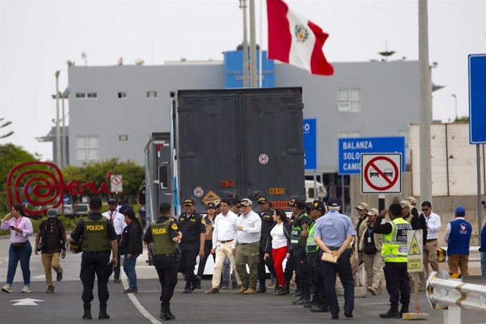 Arica, 3 de dic de 2025. El gobierno peruano aumento la presencial policial en la linea de la concordia. La frontera de Chile y Perú, se encuentra en normalidad, sin migrantes varados en la frontera. Fotos Patricio Banda/Aton Chile.  En la foto Ministro