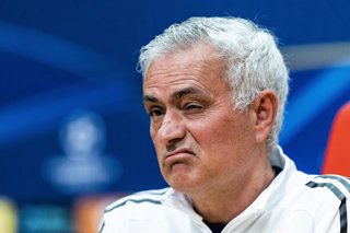 Archivo - 16 February 2026, Portugal, Seixal: Benfica Head Coach Jose Mourinho attends a press conference, ahead of Tuesday's UEFA Champions League soccer match against Real Madrid. Photo: Joao Gregorio/ZUMA Press Wire/dpa