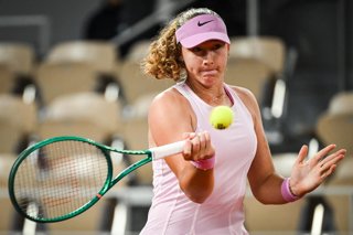 02 June 2026, France, Paris: Russian tennis player Mirra Andreeva in action against Romania's Sorana Cirstea during their women's singles quarter final match of the French Open tennis tournament at Roland Garros. Photo: Matthieu Mirville/ZUMA Press Wire/d